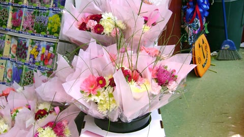 King Kullen 'Flowers for the Cure' Display