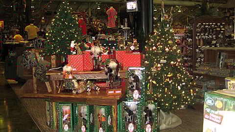 Bass Pro Holiday Merchandising