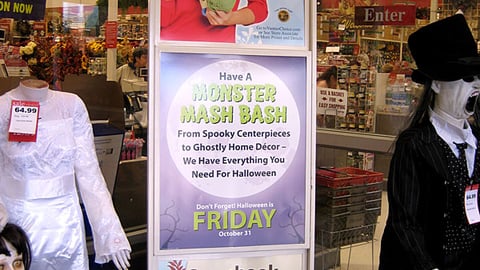 Michaels Vanna's Choice Contest Stanchion Sign