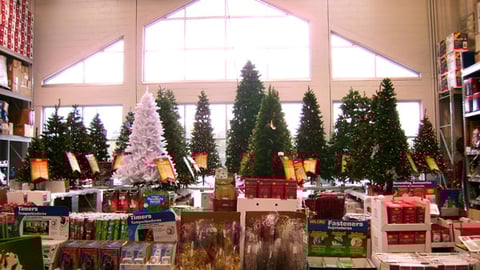Lowe's Holiday Merchandising