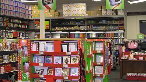 Staples Holiday Merchandising