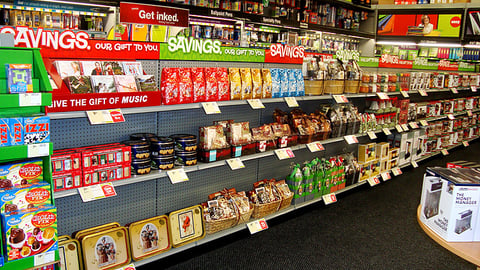 Staples 'Savings' Holiday In-Line Display