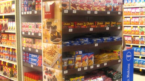 Baker's Chocolate 'Simply Stunning' Endcap