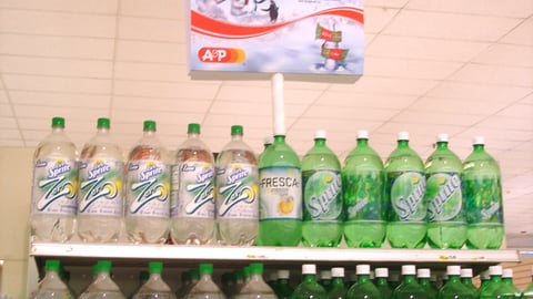 A&P/Coke Holiday Rebate Pole Topper