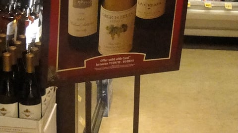 Vons Wine Discount Stanchion Sign