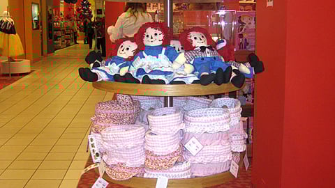 FAO Schwarz Circular Rack