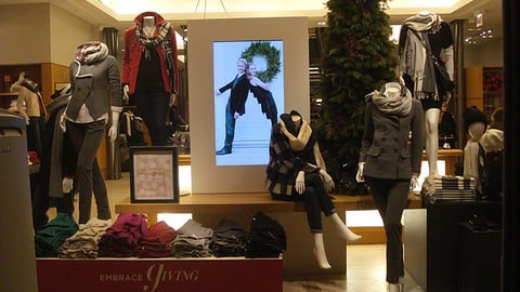 Banana Republic 'Embrace Giving' Spectacular