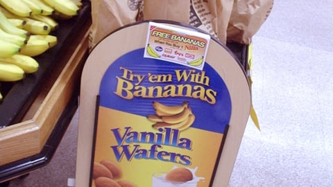 Nilla Wafers/Bananas Cross-Merchandising Display
