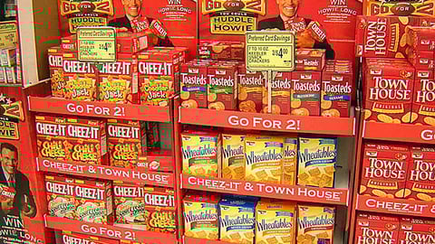 Keebler Huddle with Howie Long Display