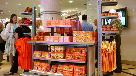 Hershey's Chicago Reese's Display