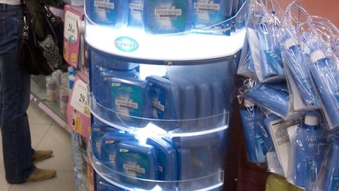 Crest Whitestrips Floorstand