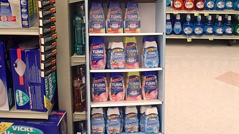 Tums with On-Pack Aquafresh Sample Floorstand