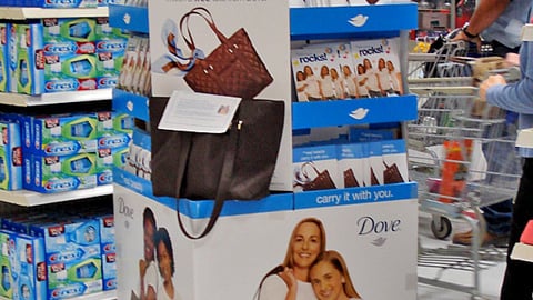 Dove 'Free Tote' Pallet Display