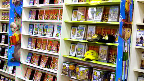 Blockbuster 'Shrek the Third' DVD Merchandising