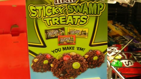 M&M's 'Shrek' Aisle Violator