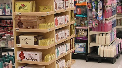 Russell Stover/Whitman's Endcap