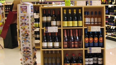 Sweetbay Wine Display