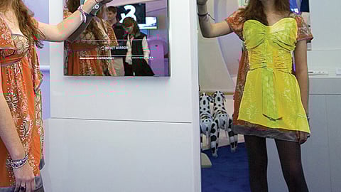 Social Networking Interactive Shopping Mirror