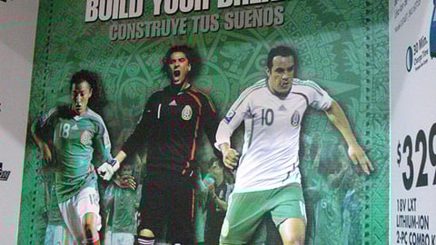 Makita 'Build Your Dreams' Sign