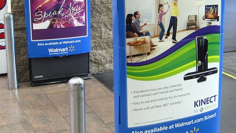 Walmart Kinect/Taylor Swift Security Pedestal Ads