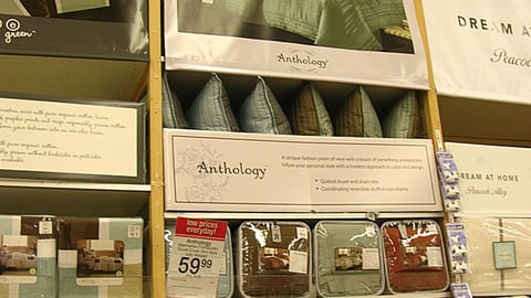 Linens 'N Things Anthology In-Line Display