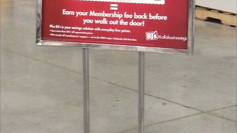 BJ's 'Sign-Up Bonuses' Stanchion Sign