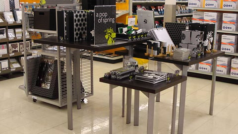 OfficeMax DiVoga 'Pop of Spring' Display