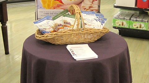 Dominick's 'Graduation' Table Display