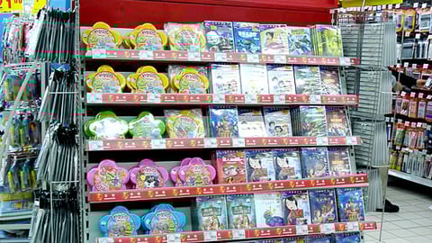 Carrefour DVD Endcap