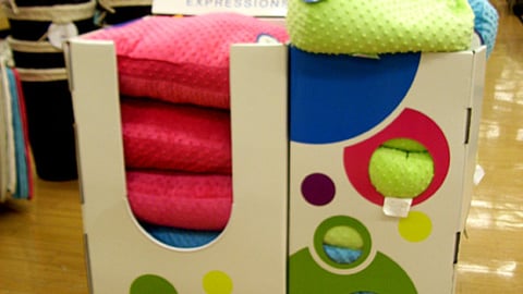 Linens 'N Things Wamsutta Expressions Pallet Display