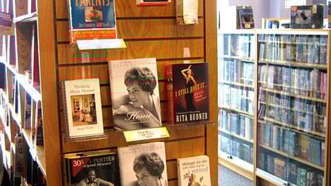 Borders 'Your Next Chapter' Endcap