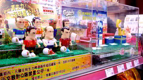 Carlsberg Circle K Collectibles Display Case