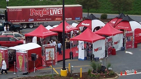 'People' Live Parking Lot View