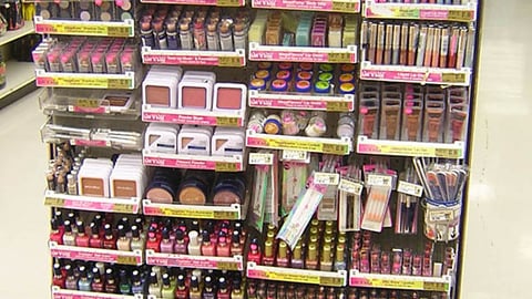 AM Cosmetics Wet 'n' Wild Endcap