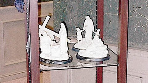 DaySpring Masterpiece Sculpture Display