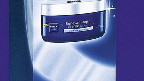 Nivea Night Creme Gravity Feed