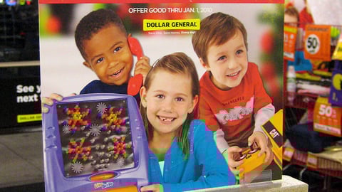 Dollar General 'Holiday Battery Guarantee' Sign