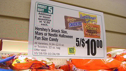 Giant-Carlisle Halloween Candy Shelf Sign