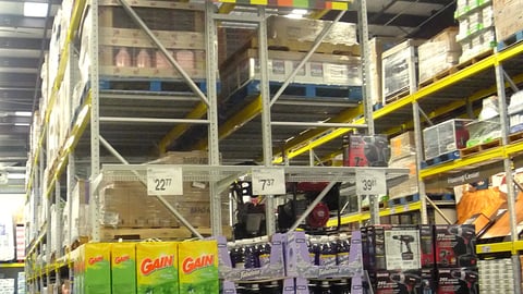 Más Club Endcap Pallets