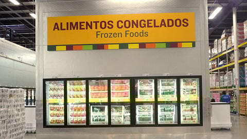 Más Club Frozen Foods Cooler Endcap