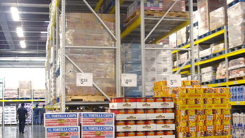 Más Club Condiments Aisle