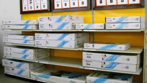 OfficeMax Furniture In-Line Display 