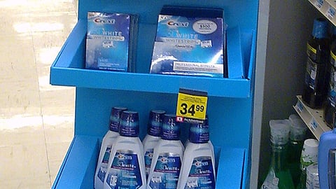 Crest 3D White Floorstand