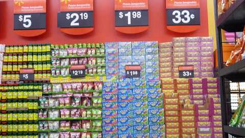 Supermercado de Walmart Beverage Wall
