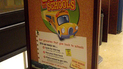 Dominick's '10% Goes Back to Schools' Stanchion Sign