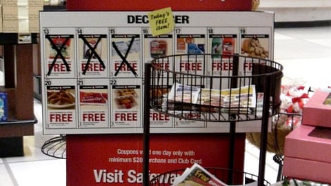 Safeway '12 Days to Save' Stanchion