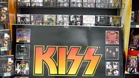 Walmart KISS In-Line Display