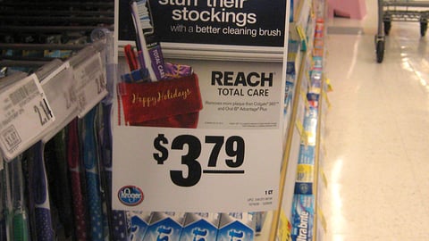 Reach Toothbrush Holiday Shelf Talker