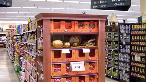 Fresh Fare Hershey Endcap