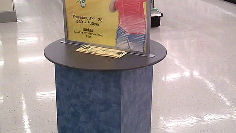 Colgate Dental Screenings Sign